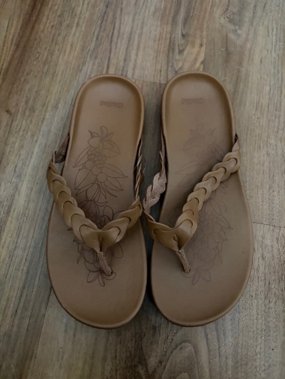 OluKai Lei Braided Leather Thong Sandals / Flip Flops - Tan Size 6